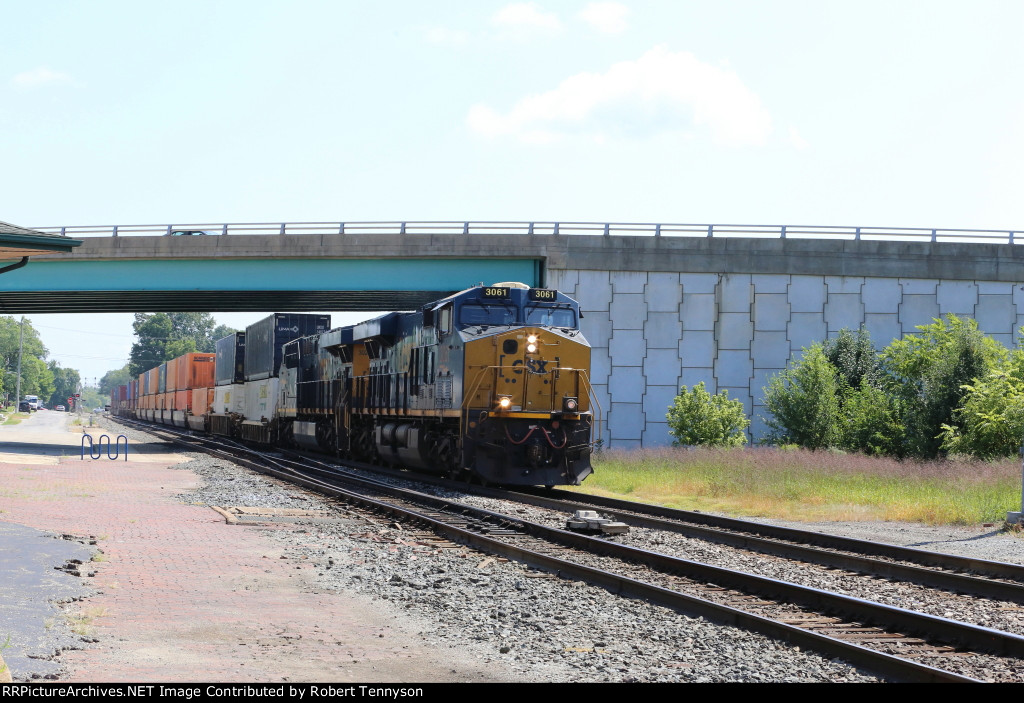 CSX Q007 Westbound